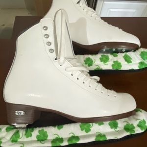 Ridell figure skates- size 6.5